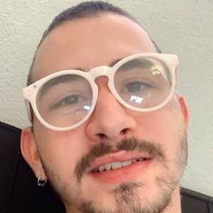 Meet your Posher, Gabriel felipe